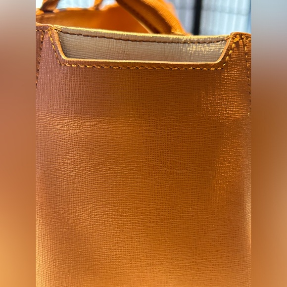 Extremely Rare Furla Unique Handbag. Caramel & Cream Saffiano Leather. - Picture 8 of 13